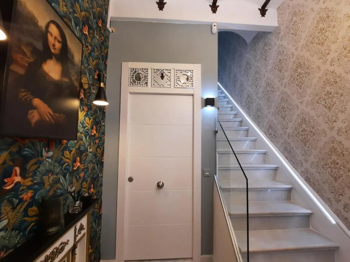Homestay La Suite Del Conde Luxury Suites Seville